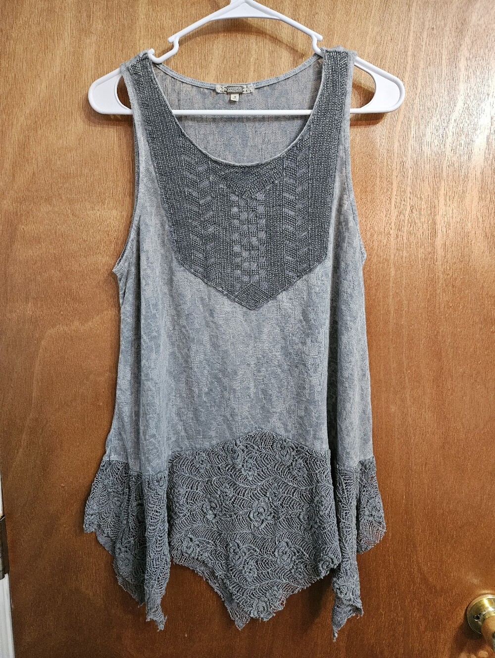 Gimmicks By BKE Flowy Lacey Boho Hankerchief Tank Top Sz Small